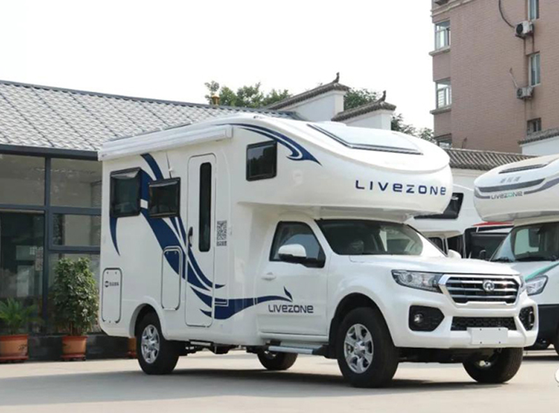帶老人孩子出行，適合選這款房車