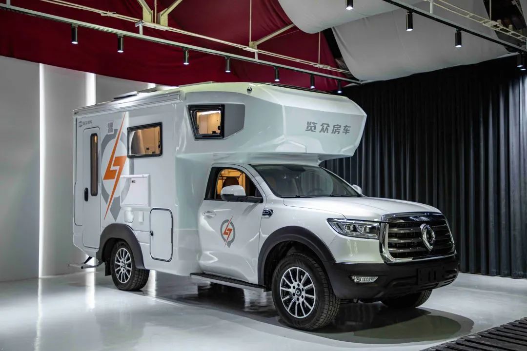 為什么覽眾房車要采用玻璃鋼“三明治”車身結構？